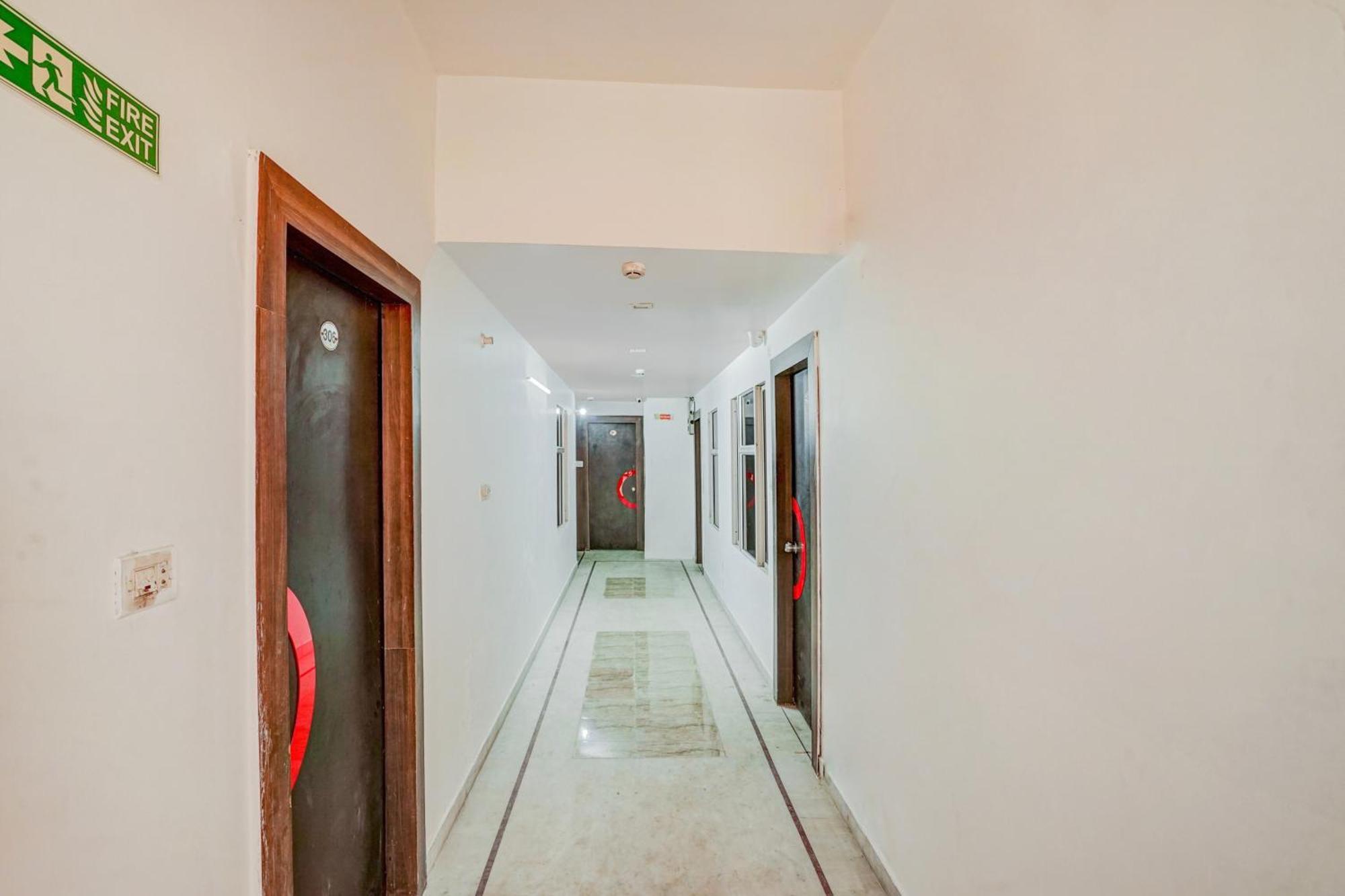 Hotel Super O Kaveri Path Formerly Shree Sai Residency *